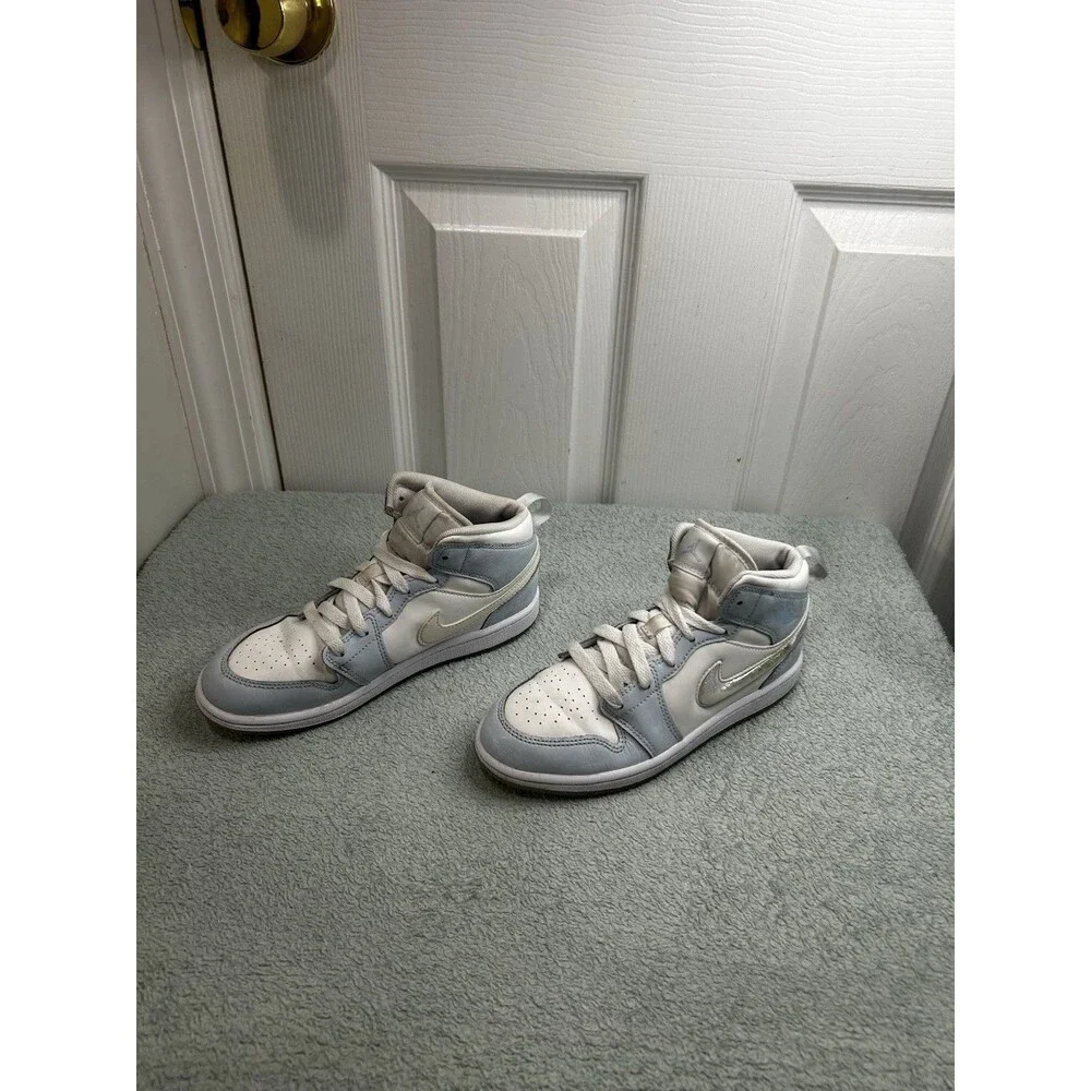 Nike Air Jordan 1 Mid GS White Ice Blue DQ9118-400 Youth Size 3Y Sneakers